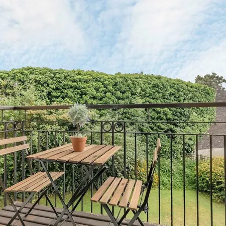 Modern Apartment Within Short Walk Of The Castle, High Street And Long Walk - Free Parking Windsor Exterior photo