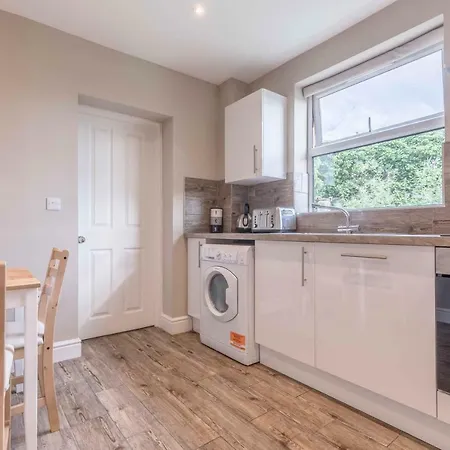 Modern Apartment Within Short Walk Of The Castle, High Street And Long Walk - Free Parking Windsor Exterior photo